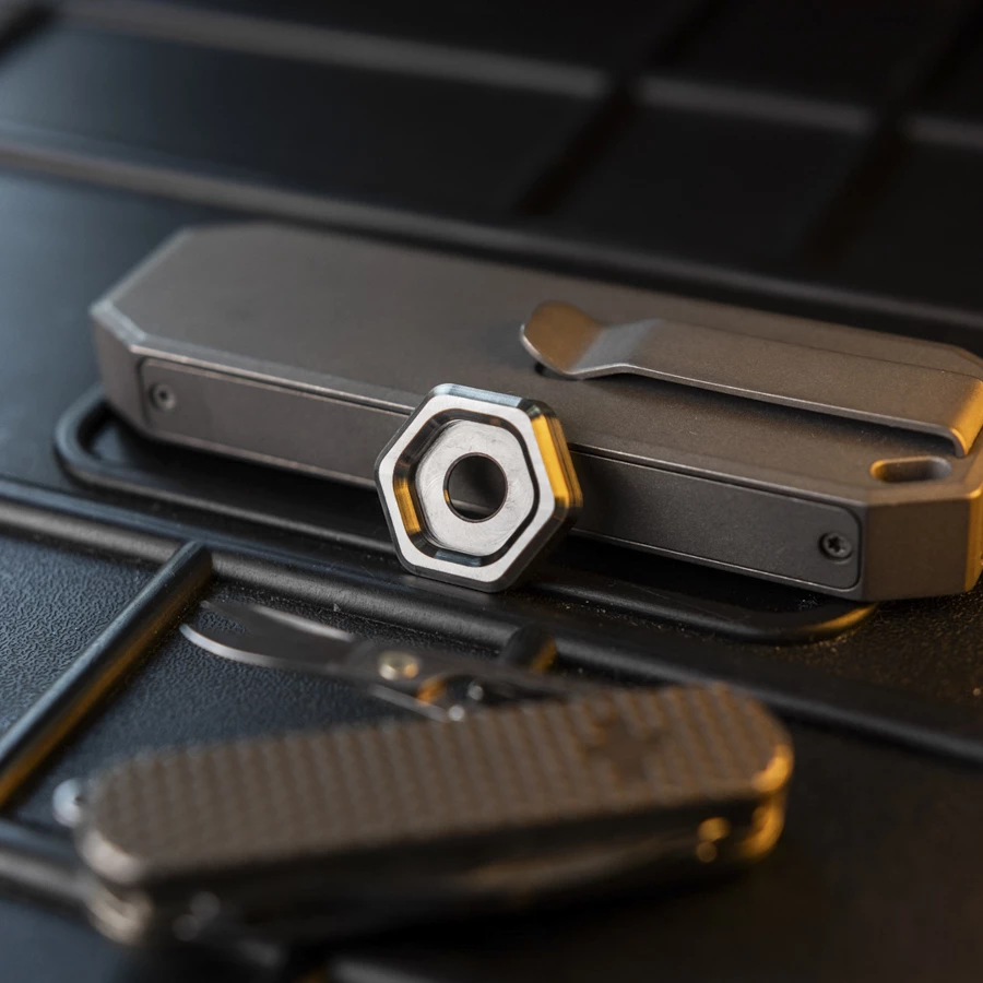 Guething Knives Micro Chit Titanium 4 Guething Knives Micro Chit Titanium - Image 2