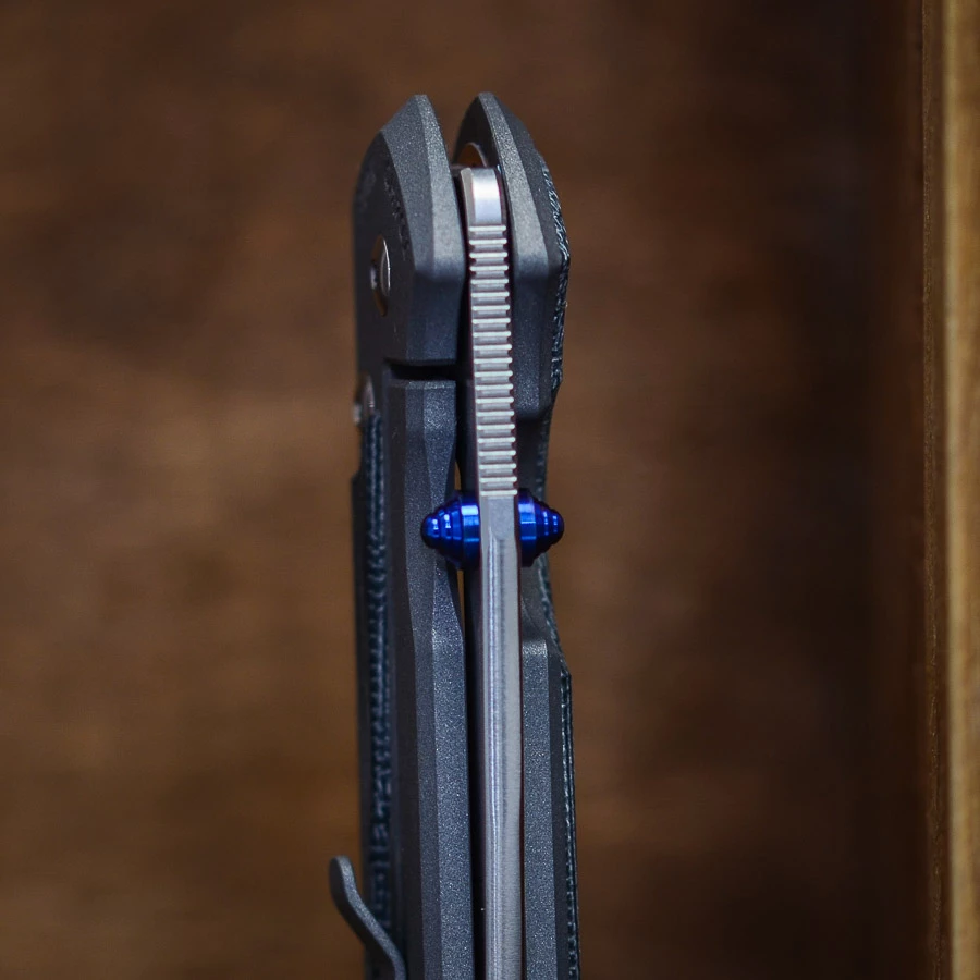 Chris Reeve Sebenza 31 Canvas Micarta Black - Double Lug And Blue Hardware 7 Chris Reeve Sebenza 31 Canvas Micarta Black - Double Lug And Blue Hardware - Image 5