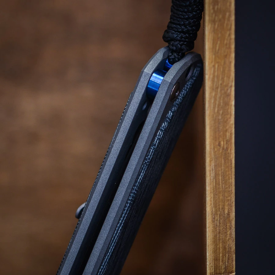 Chris Reeve Sebenza 31 Canvas Micarta Black - Double Lug And Blue Hardware 6 Chris Reeve Sebenza 31 Canvas Micarta Black - Double Lug And Blue Hardware - Image 4