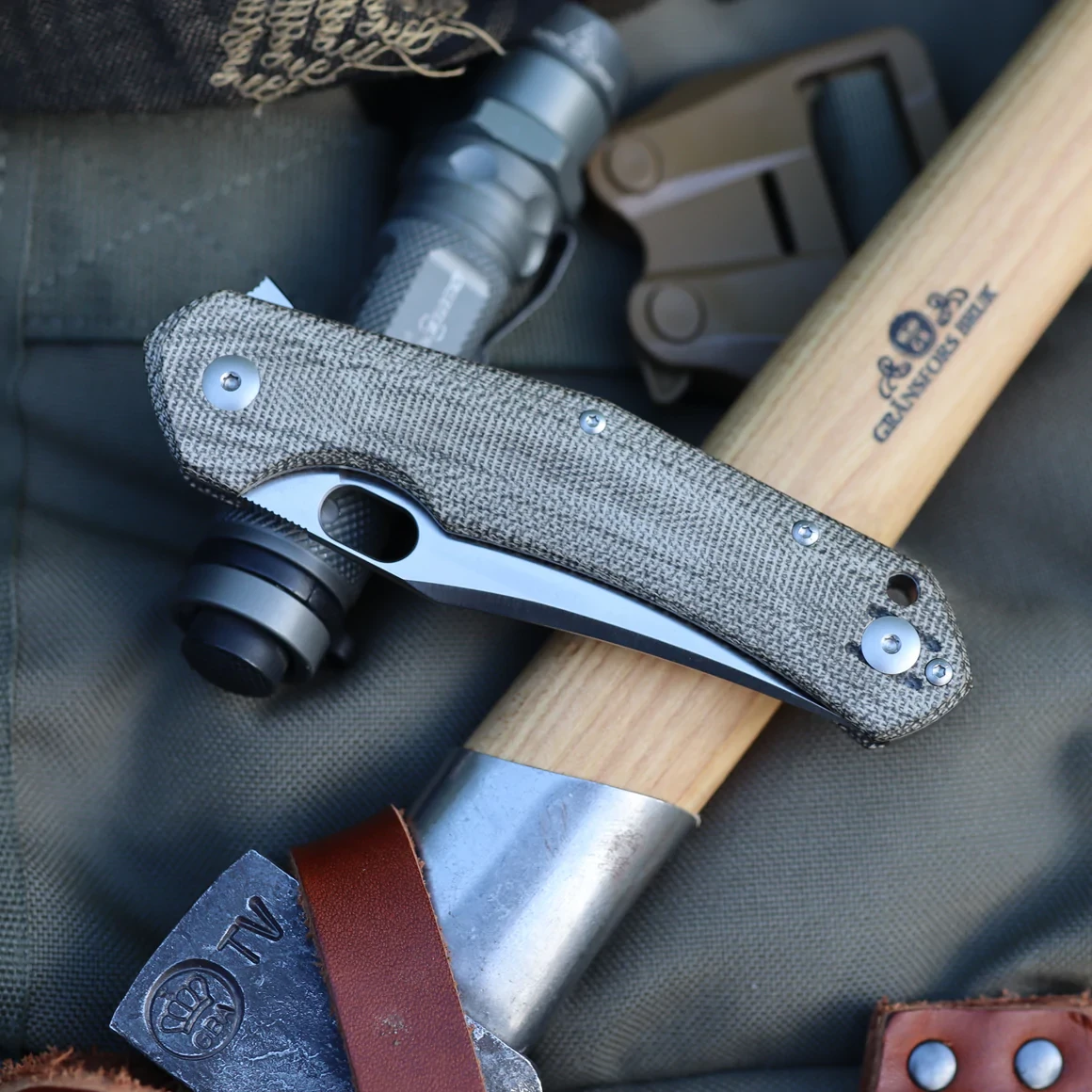 GiantMouse Jutland Green Canvas Micarta 4 GiantMouse Jutland Green Canvas Micarta - Image 2